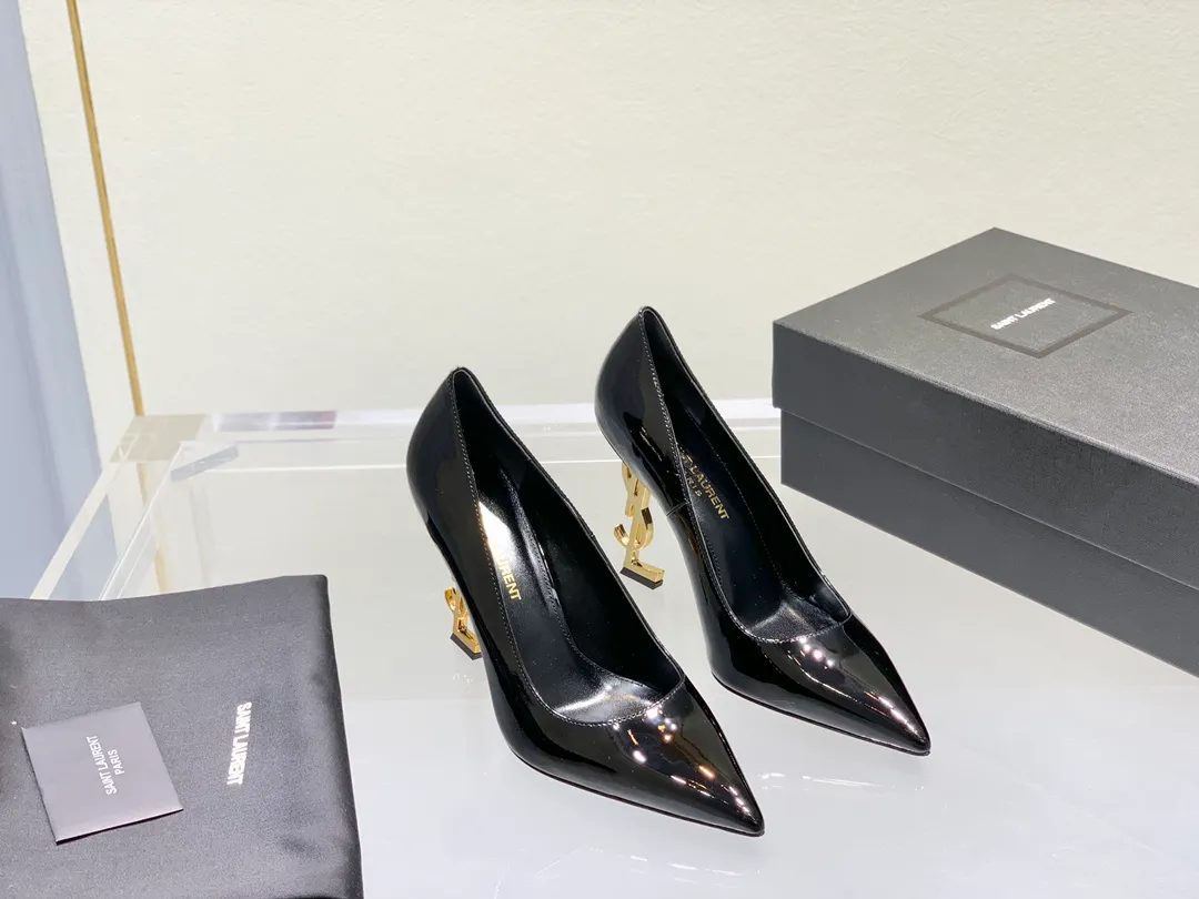 👟👟Ex-factory price 560👟👟 ysl classic letter high heels, a high-heeled item that is directly regarded as a god, elegant in capital letters! Selected imported calfskin material, crystal sheepskin lining, Italian imported cowhide sole, perfect shoe shape, fine routing, electroplated letter steel heels! Quality 35-39 (40 41 42 customized, non-refundable and non-exchangeable)